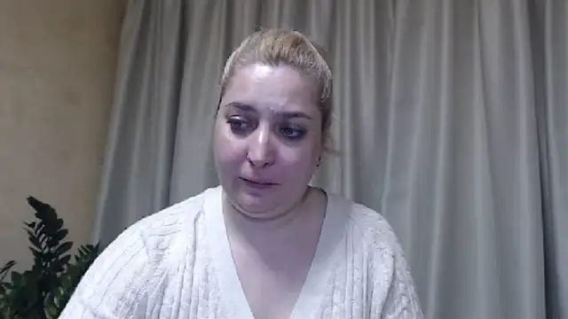 Snapshot of sweetpussy13 chatting on 03-19-25, 10:33 sweetpussy13 online show from 03-19-25, 10:33