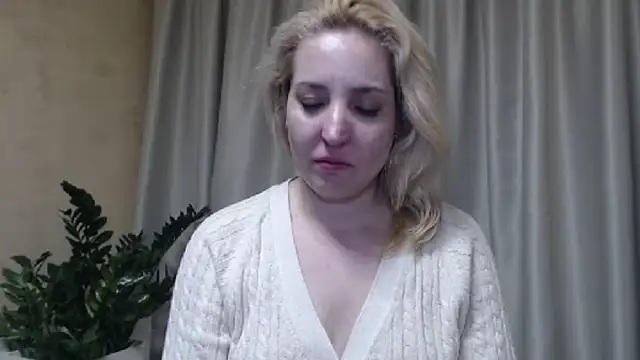 Snapshot of sweetpussy13 chatting on 03-20-25, 05:04 sweetpussy13 online show from 03-20-25, 05:04