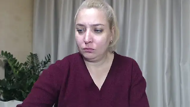 Snapshot of sweetpussy13 chatting on 09-30-25, 05:56 sweetpussy13 online show from 09-30-25, 05:56