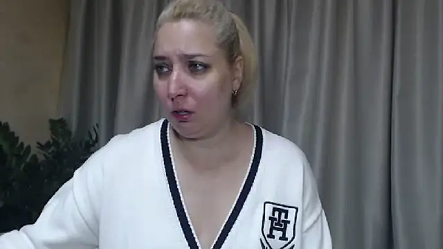 Snapshot of sweetpussy13 chatting on 10-03-25, 05:59 sweetpussy13 online show from 10-03-25, 05:59