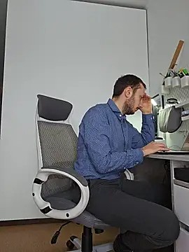 Lovebackground online show from 01-15-26, 09:25