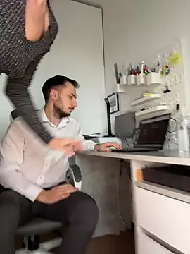 Lovebackground online show from 04-03-26, 08:45