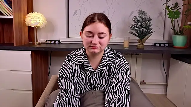 Snapshot of SolHaukaas chatting on 12-21-25, 01:35 SolHaukaas online show from 12-21-25, 01:35