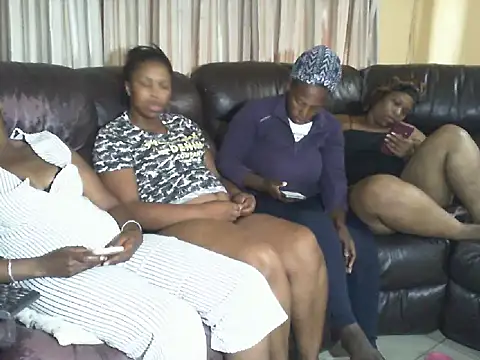 Snapshot of Caramel-goddess18 chatting on 02-18-26, 06:20 Caramel-goddess18 online show from 02-18-26, 06:20