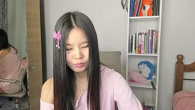 Snapshot of amiya_cute chatting on 02-21-26, 03:02 amiya cute online show from 02-21-26, 03:02