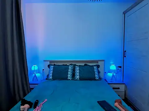 Snapshot of MistressKarla1 chatting on 12-14-25, 12:21 MistressKarla1 online show from 12-14-25, 12:21