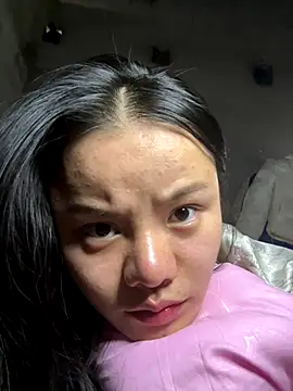 Snapshot of leo-kitty chatting on 12-14-25, 09:14 leo-kitty online show from 12-14-25, 09:14