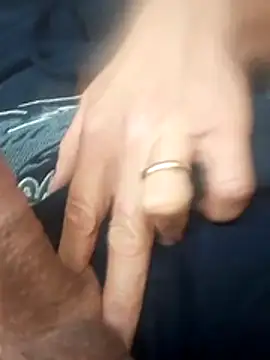 Snapshot of Mar81 chatting on 12-17-25, 08:09 Mar81 online show from 12-17-25, 08:09