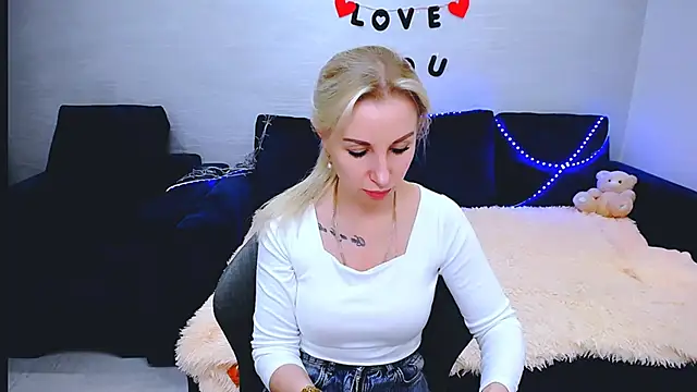 Hanna--Sweet online show from 02-13-26, 11:50