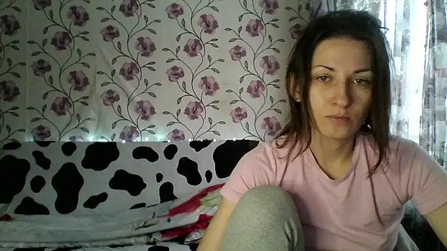 nika smily online show from 12-15-25, 05:12