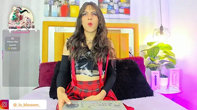 Snapshot of Milow_Russo_ chatting on 12-15-25, 07:07 Milow Russo online show from 12-15-25, 07:07