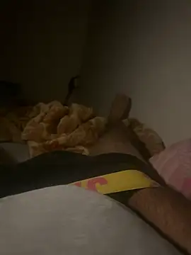 Snapshot of Night_outcam chatting on 01-09-26, 08:10 Night outcam online show from 01-09-26, 08:10