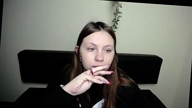 LiliaErmi online show from 04-08-26, 06:02