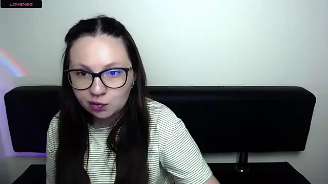 Snapshot of LiliaErmi chatting on 06-05-26, 06:42 LiliaErmi online show from 06-05-26, 06:42