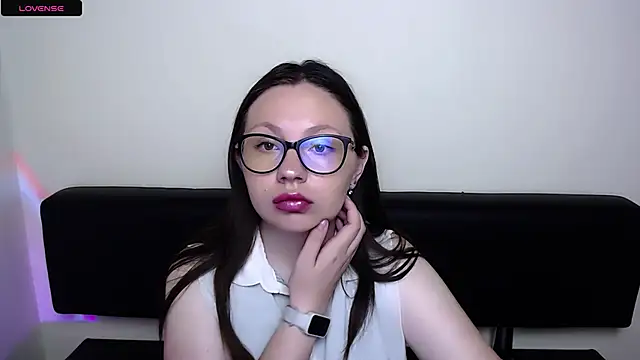 Snapshot of LiliaErmi chatting on 06-09-26, 06:25 LiliaErmi online show from 06-09-26, 06:25