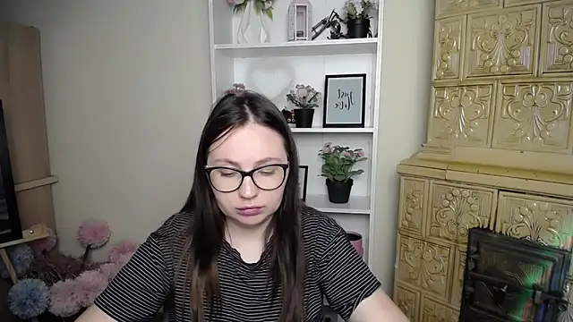 Snapshot of LiliaErmi chatting on 06-14-26, 06:59 LiliaErmi online show from 06-14-26, 06:59