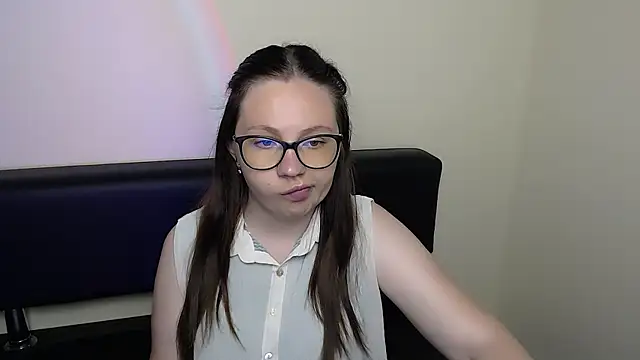 Snapshot of LiliaErmi chatting on 06-24-26, 06:23 LiliaErmi online show from 06-24-26, 06:23