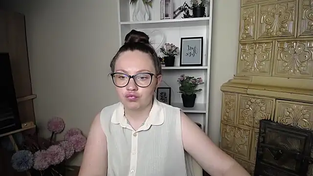 Snapshot of LiliaErmi chatting on 06-28-26, 06:08 LiliaErmi online show from 06-28-26, 06:08