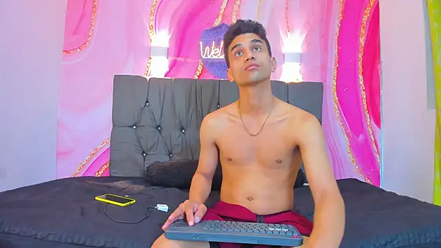 Snapshot of Hot_Boys_69 chatting on 12-15-25, 10:41 Hot Boys 69 online show from 12-15-25, 10:41