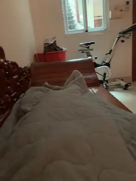 Snapshot of Phuc214055 chatting on 12-15-25, 04:28 Phuc214055 online show from 12-15-25, 04:28