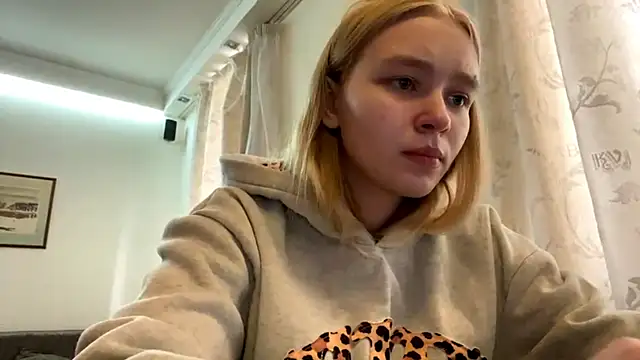 Snapshot of Leifuture chatting on 04-19-26, 11:09 Leifuture online show from 04-19-26, 11:09