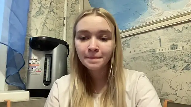 Snapshot of Leifuture chatting on 06-03-26, 02:33 Leifuture online show from 06-03-26, 02:33