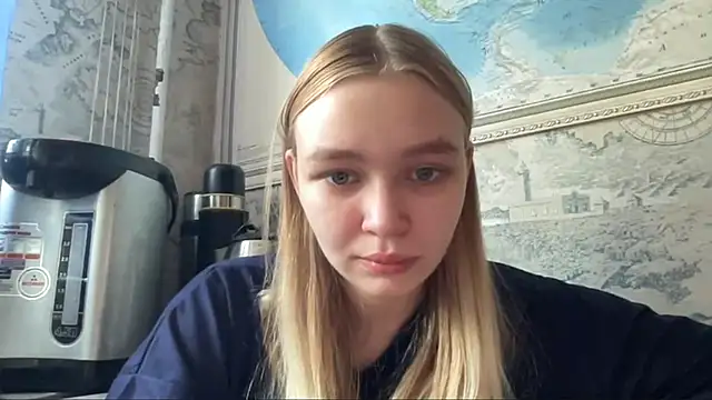 Snapshot of Leifuture chatting on 06-23-26, 05:05 Leifuture online show from 06-23-26, 05:05