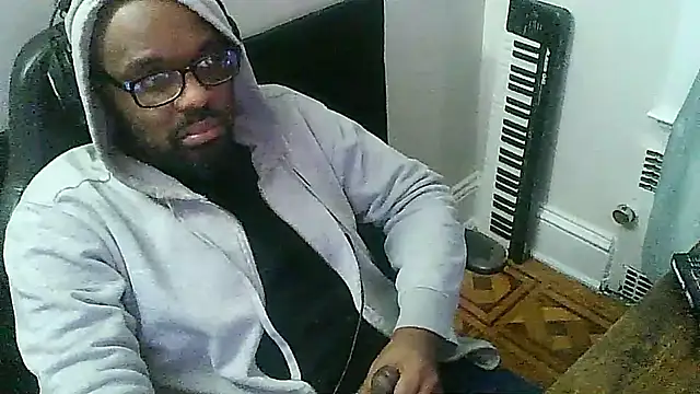 Snapshot of MrUnintentional chatting on 12-17-25, 03:01 MrUnintentional online show from 12-17-25, 03:01