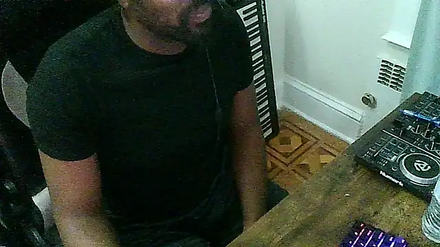 MrUnintentional online show from 01-11-26, 04:06