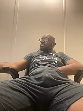Snapshot of MrUnintentional chatting on 07-17-26, 01:12 MrUnintentional online show from 07-17-26, 01:12