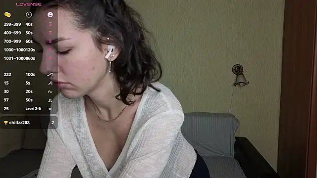 Snapshot of OdetteWitschi chatting on 07-16-26, 05:46 OdetteWitschi online show from 07-16-26, 05:46