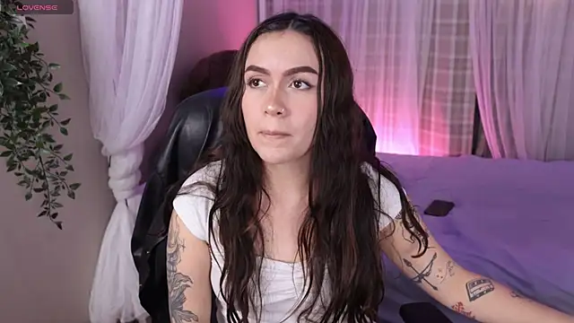 Snapshot of Sammy_joness chatting on 12-15-25, 05:34 Sammy joness online show from 12-15-25, 05:34