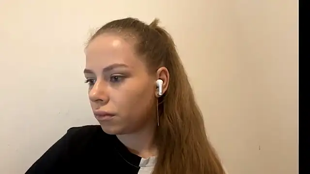 Snapshot of GinnyVanlaere chatting on 12-19-25, 01:34 GinnyVanlaere online show from 12-19-25, 01:34