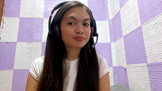 Snapshot of SylviaWalp chatting on 12-16-25, 03:11 SylviaWalp online show from 12-16-25, 03:11