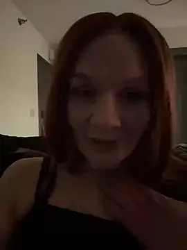 Snapshot of bluntbeautyxo chatting on 03-13-26, 06:31 bluntbeautyxo online show from 03-13-26, 06:31