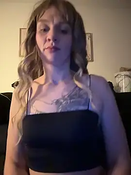 Snapshot of bluntbeautyxo chatting on 04-02-26, 03:59 bluntbeautyxo online show from 04-02-26, 03:59