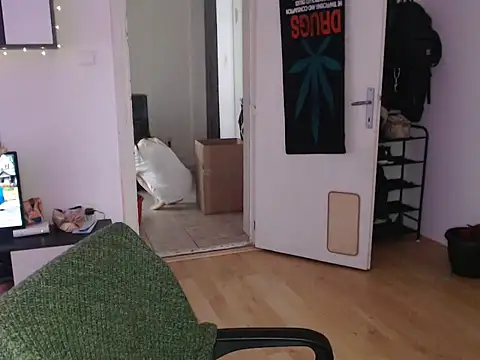 AlienforTwenty online show from 12-21-25, 09:27