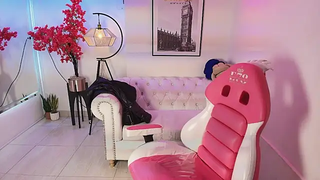 Carolina cherry online show from 01-19-26, 11:47