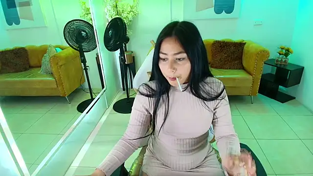 Carolina cherry online show from 04-06-26, 12:50