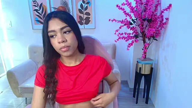 Sophie clay online show from 04-18-26, 07:51