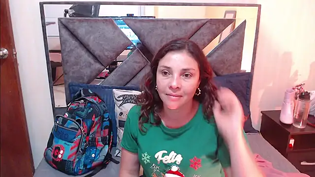 Snapshot of Natashaa_Clauss chatting on 12-16-25, 11:43 Natashaa Clauss online show from 12-16-25, 11:43