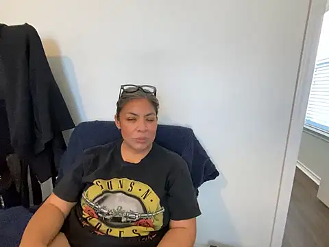 BettyWhispers online show from 01-18-26, 06:01