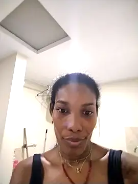 Snapshot of Shaara_bloommy chatting on 12-15-25, 04:06 Shaara bloommy online show from 12-15-25, 04:06