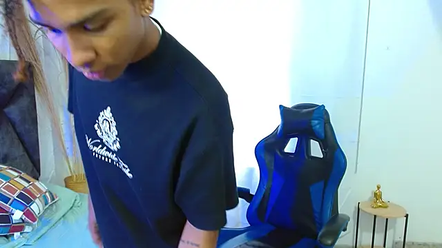 angelll18  online show from 12-19-25, 08:27