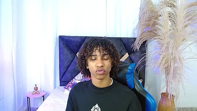 angelll18  online show from 01-08-26, 08:44