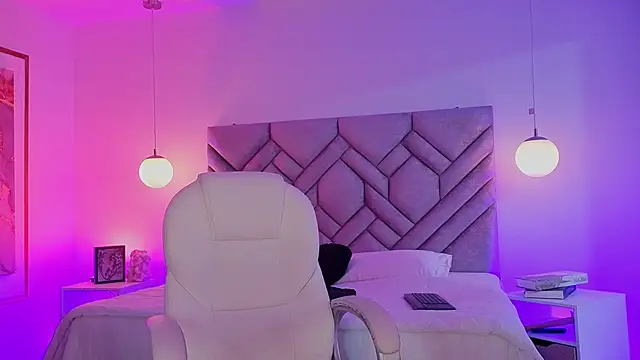 Snapshot of Milan_Corleone chatting on 12-15-25, 11:58 Milan Corleone online show from 12-15-25, 11:58