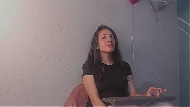 Lucy-Bluesea online show from 02-25-26, 10:41