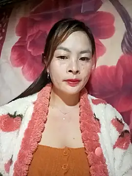 Snapshot of Mayly-s chatting on 12-14-25, 11:53 Mayly-s online show from 12-14-25, 11:53