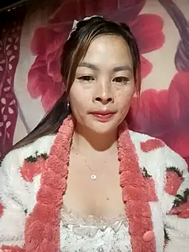 Snapshot of Mayly-s chatting on 12-17-25, 12:38 Mayly-s online show from 12-17-25, 12:38