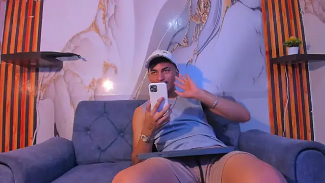 Snapshot of AresDAMM chatting on 12-16-25, 06:35 AresDAMM online show from 12-16-25, 06:35